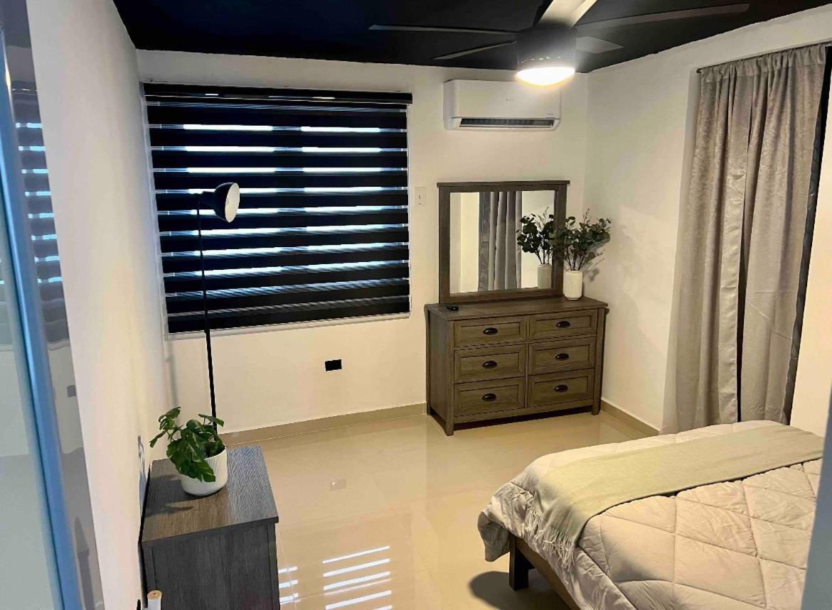 North Breeze Guest House 1 레빗타운 외부 사진