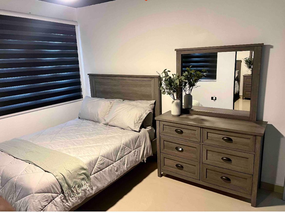 North Breeze Guest House 1 레빗타운 외부 사진