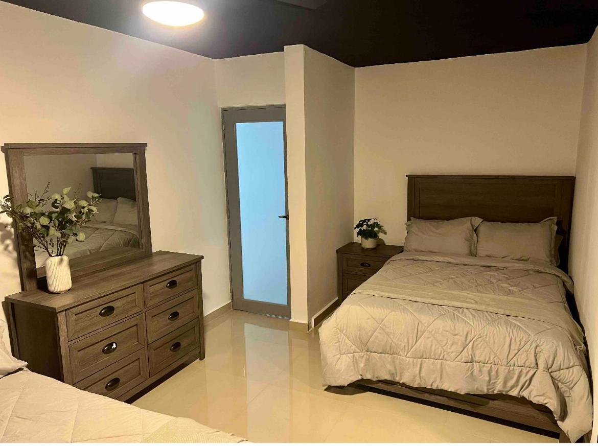 North Breeze Guest House 1 레빗타운 외부 사진